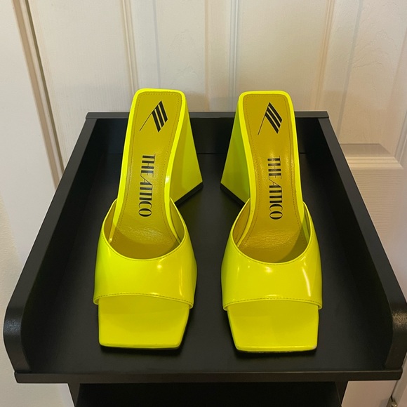 The Attico Devon Slide in Neon Fluo Yellow - Picture 2 of 13
